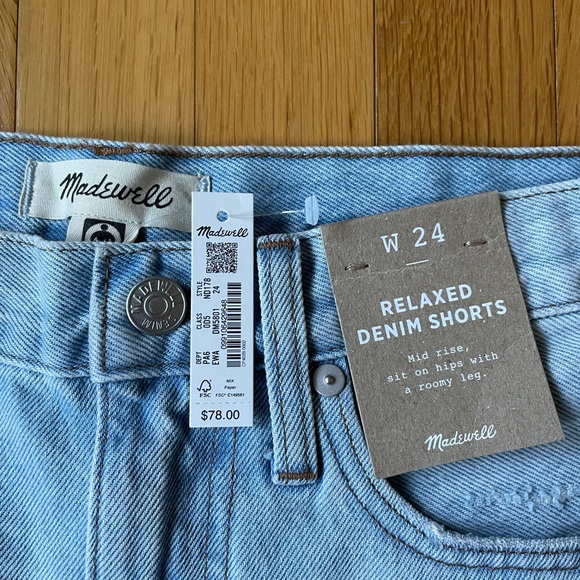 NWT Waist 24 mild rise jean shorts - Picture 3 of 3